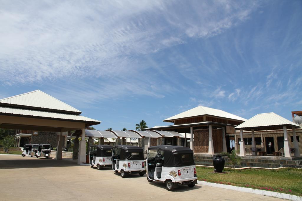 Palm Beach Resort & Spa Ambondrona  Esterno foto